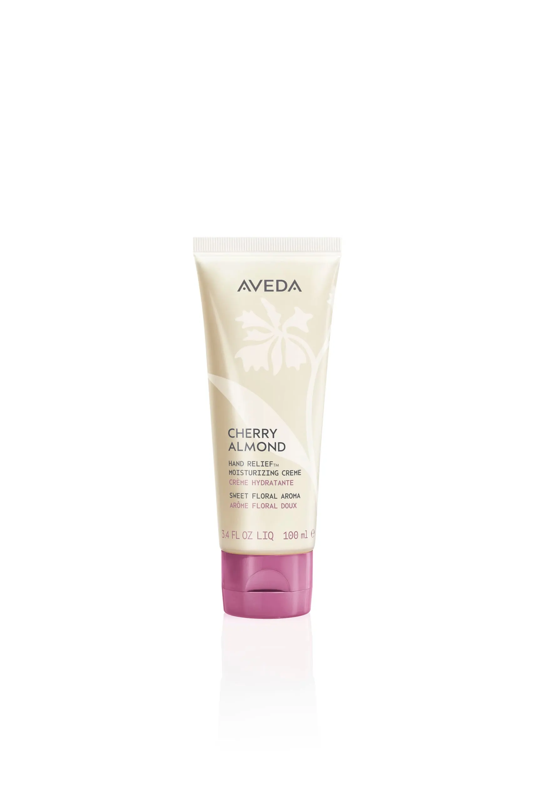 Tube de crème hydratante pour les mains Cherry Almond d’Aveda sur fond blanc